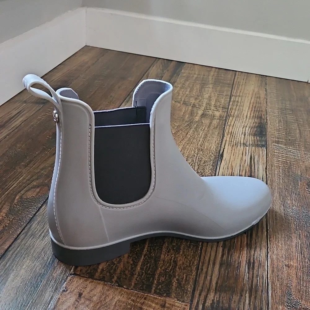 Sam Edleman Women's Gray Waterproof Rain Boots /‎ Ankle Boots. Size 10